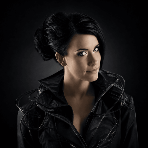 Anouk Wipprecht booking profile