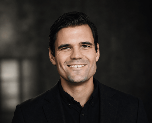 Alex Tapscott booking profile